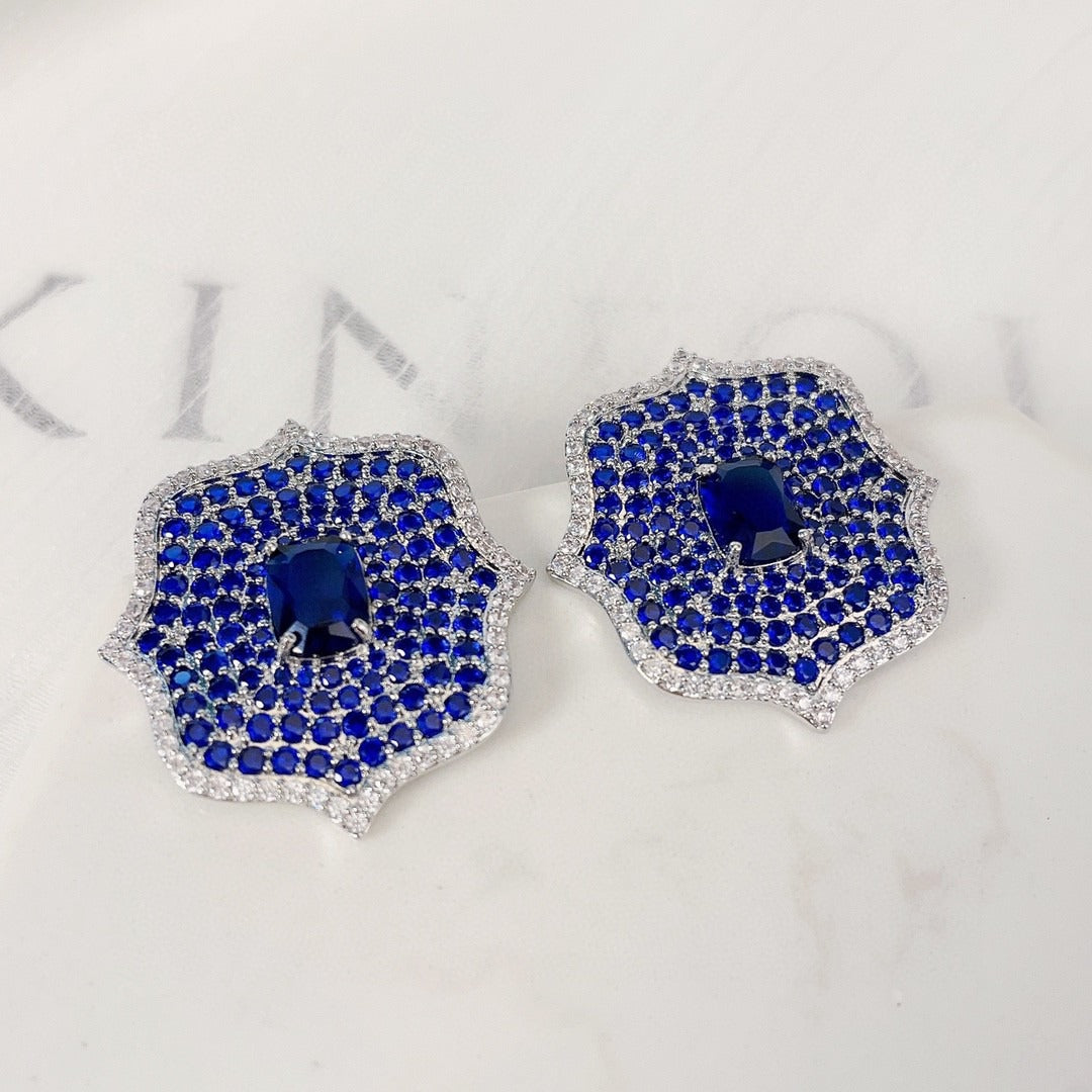 Fashionable and atmospheric colored zirconium flower earrings and trendy accessories