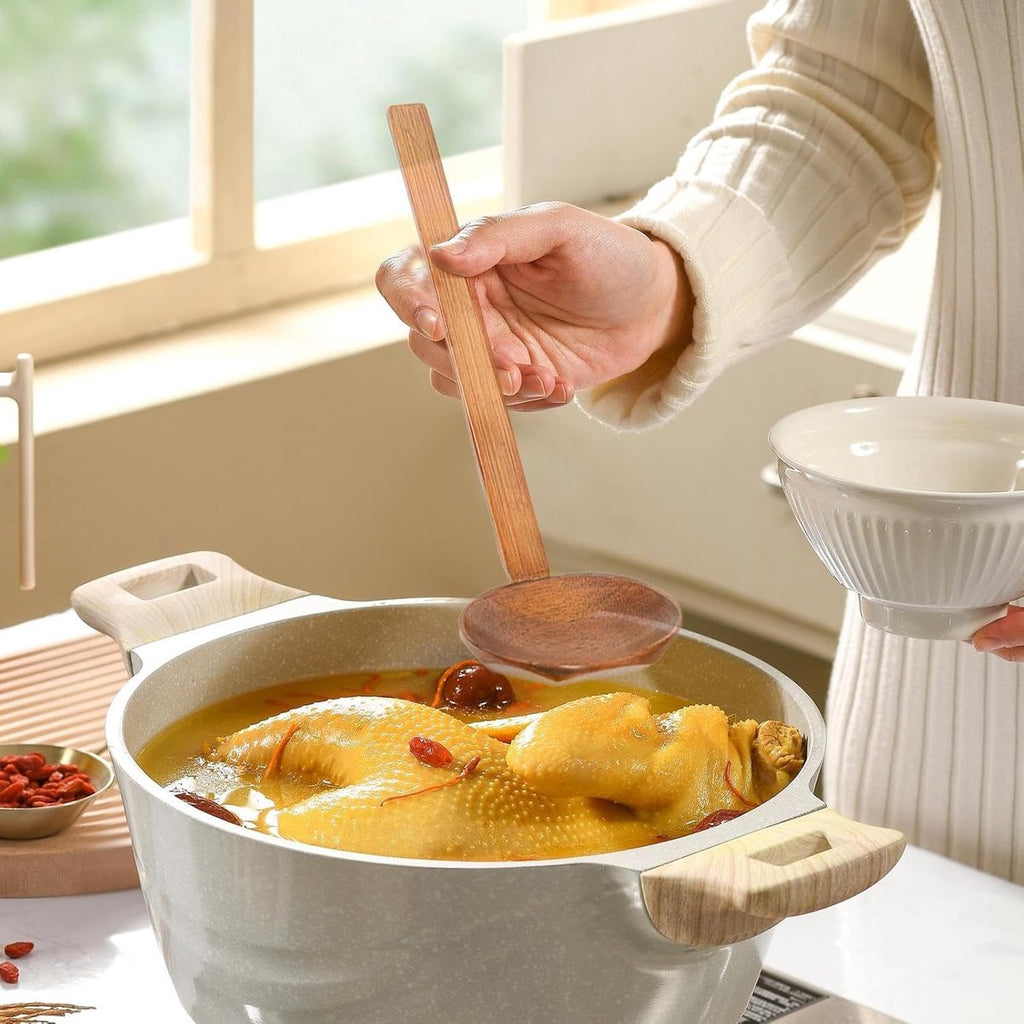 Soup Spoon - 4 Pieces - Stirring Spoon - Wood - With Long Handle - Ladle - Cooking Spoon - Serving Spoon - Bouillon Spoons - Kitchen Accessories - Cooking Utensils - For Soups, Ramen and Hotpot - Suitable for Restaurants and Homes - 22×7cm - Brown