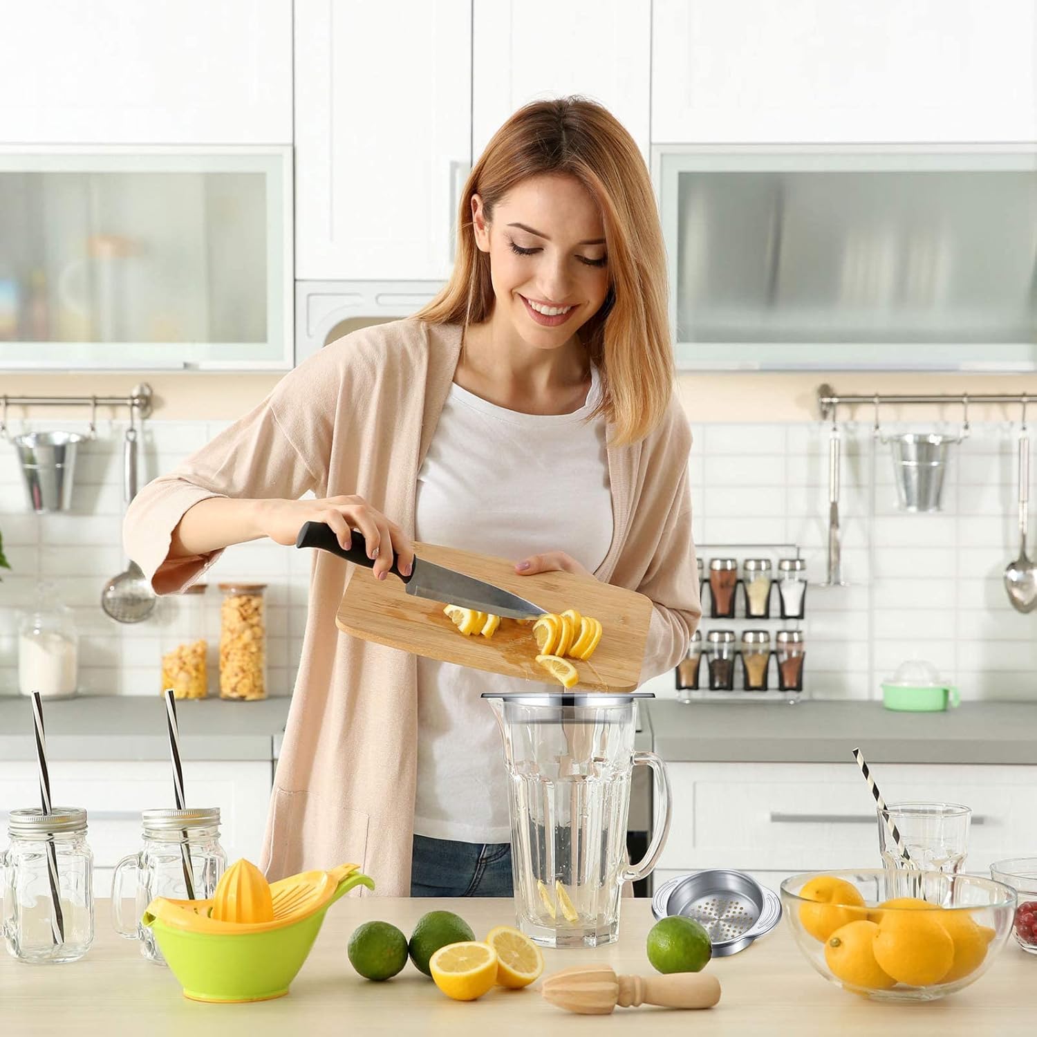 1 Piece Tuna Can Strainer Stainless Steel Food Strainer Sieve Metal Press Lid Canning Colander Oil Drainer Tuna Filter for Beans Vegetables